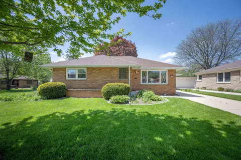 2835 S 74th St, Milwaukee, WI 53219