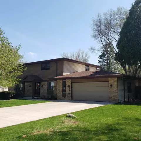 541 Riford Rd, Neenah, WI 54956
