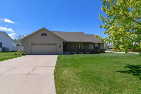 482 Terrace Lake Ln, Green Bay, WI 54311