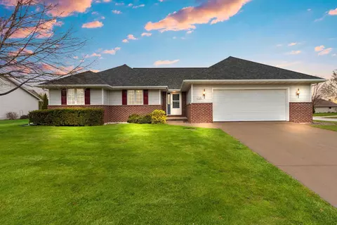 1226 Drews Dr, De Pere, WI 54115