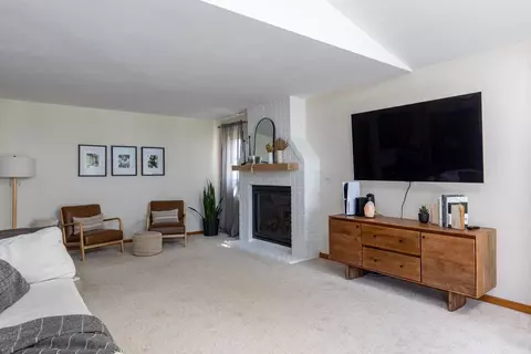 Living - 2912 W Heritage Ave, Appleton, WI 54914 photo 2 of 3