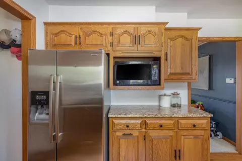 Kitchen - 2912 W Heritage Ave, Appleton, WI 54914 photo 3 of 3