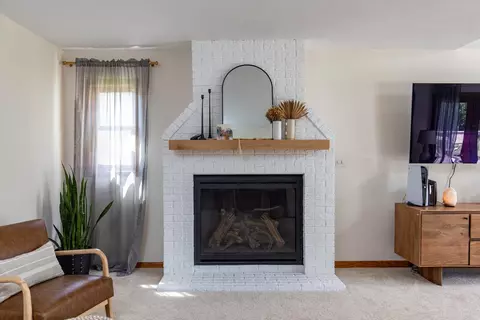Living - 2912 W Heritage Ave, Appleton, WI 54914 photo 3 of 3