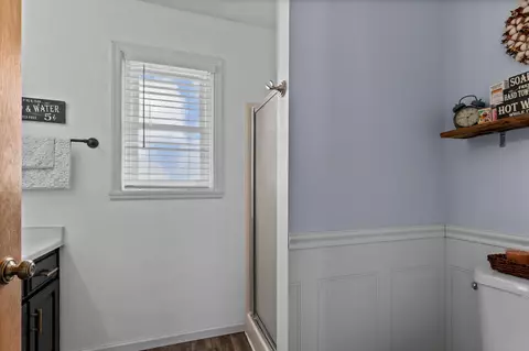 Bath - 1609 E Wyndmere Dr, Appleton, WI 54913 photo 4 of 5