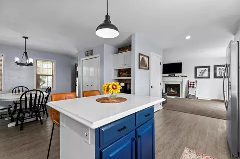 Kitchen - 1609 E Wyndmere Dr, Appleton, WI 54913 photo 3 of 5