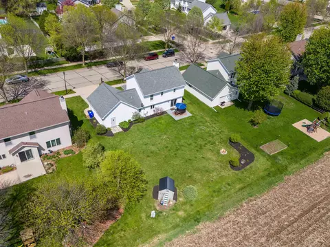 View/Area - 1609 E Wyndmere Dr, Appleton, WI 54913 photo 1 of 5