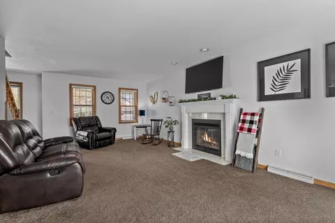 Living - 1609 E Wyndmere Dr, Appleton, WI 54913 photo 2 of 2