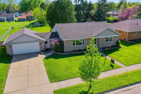 1247 Bond St, Green Bay, WI 54303
