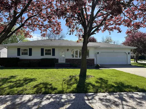 133 Homewood Ct, Little Chute, WI 54140