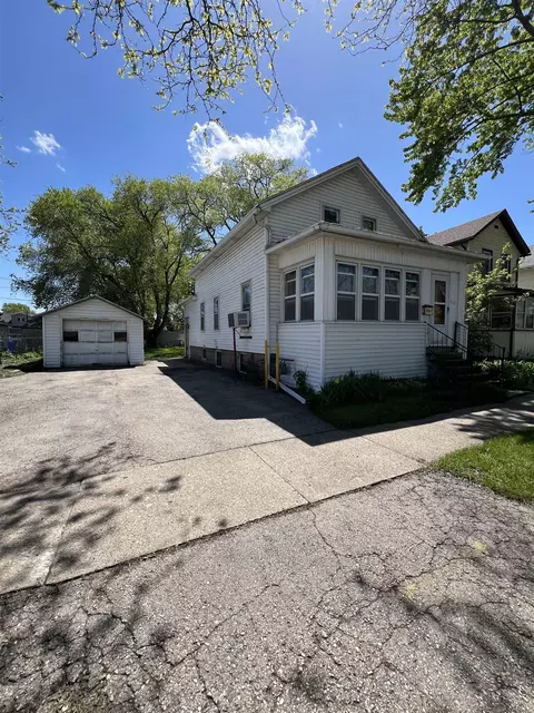 114 W Scott St, Fond Du Lac, WI 54935