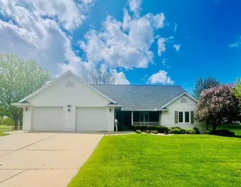 2866 Pioneer Dr, Green Bay, WI 54313