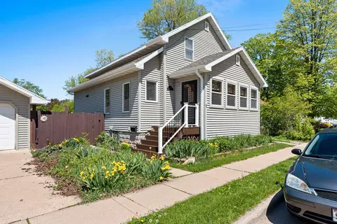 928 Bismarck Ave, Oshkosh, WI 54902