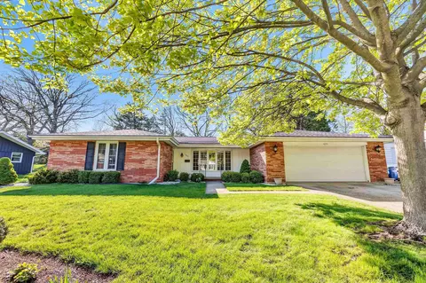 1624 Macarthur St, Green Bay, WI 54301