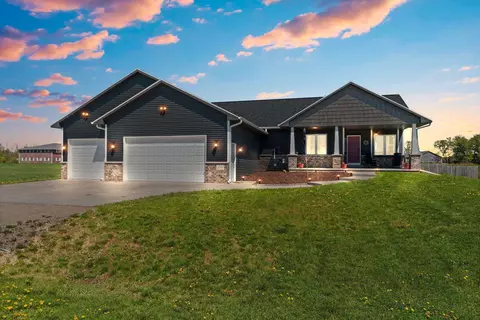 1020 Mill Pond Cir, Weyauwega, WI 54983