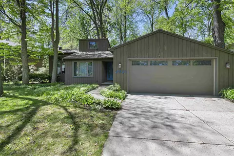 2921 S Dellwood St, Appleton, WI 54915