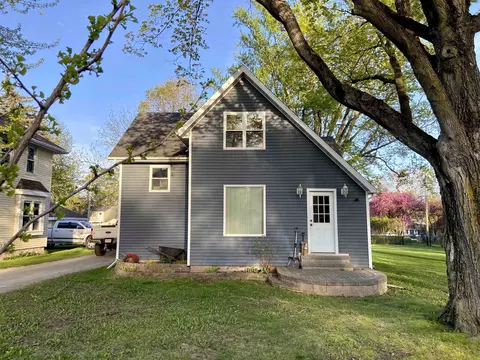 168 N Main St, Clintonville, WI 54929
