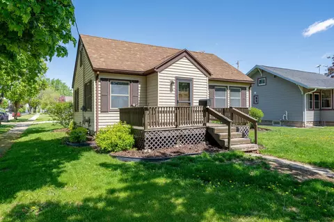 104 E 2nd St, Kimberly, WI 54136