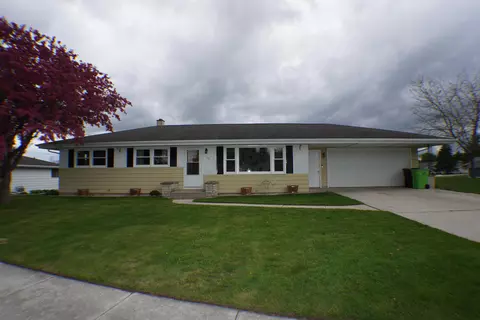 23 E Chicago St, Kiel, WI 53042