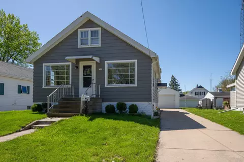 741 Bismarck Ave, Oshkosh, WI 54902