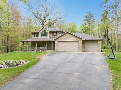 3553 Blackberry Ln, Green Bay, WI 54313