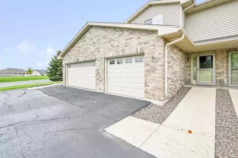 1265 Pond View Cir, De Pere, WI 54115