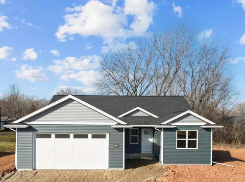 4347 Lakeland Dr, Oshkosh, WI 54904