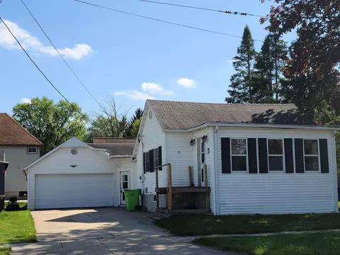 15 W Brown St, Waupun, WI 53963