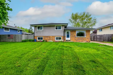 8110 Old Spring St, Racine, WI 53406