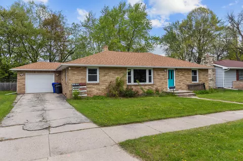 824 E Harding Dr, Appleton, WI 54915