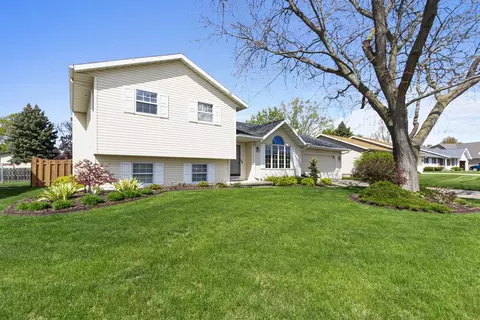 2555 Pecan St, Green Bay, WI 54311