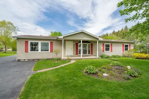 3554 Brooks Rd, Oshkosh, WI 54904