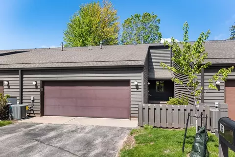 42 Webster Heights Dr, Green Bay, WI 54301