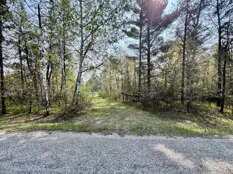 Sikowski Lane, Crivitz, WI 54114