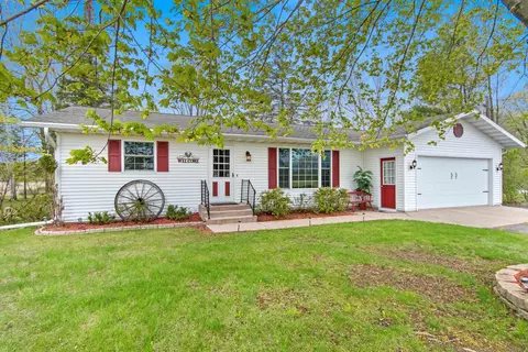 2773 Sandalwood Rd, Abrams, WI 54101