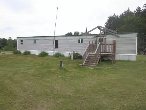 12721 Logan Rd, Suring, WI 54174