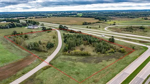 Runway Drive, Waupaca, WI 54981
