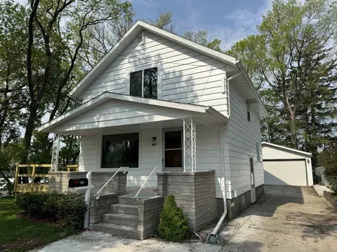 826 S 23rd St, Manitowoc, WI 54220
