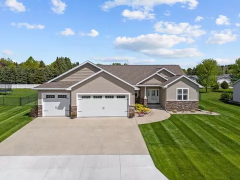 1449 Amendment Dr, Neenah, WI 54956