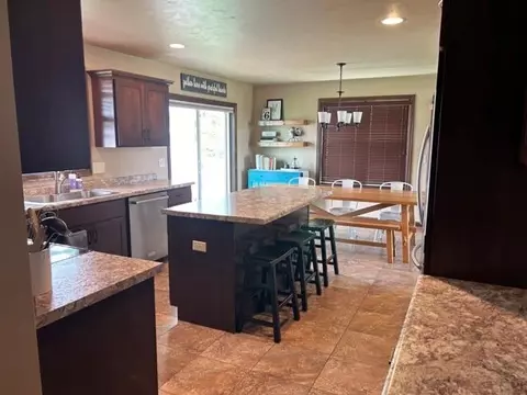 Kitchen - 496 Barbie Ct, Appleton, WI 54915 photo 3 of 3