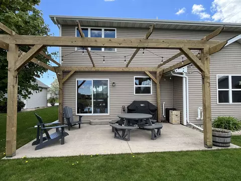 Exterior - 496 Barbie Ct, Appleton, WI 54915 photo 2 of 3