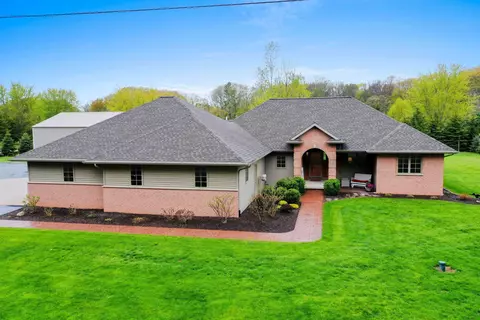 2055 Westline Rd, Green Bay, WI 54313
