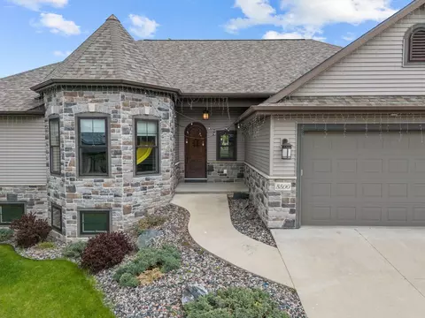 5500 N Summerland Dr, Appleton, WI 54913 photo 2