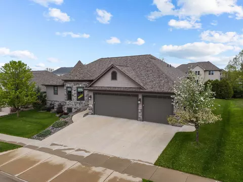 5500 N Summerland Dr, Appleton, WI 54913 photo 3