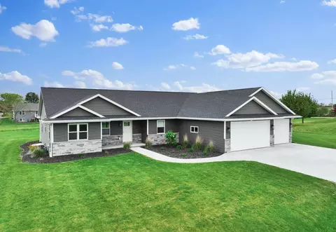 4057 Edgewood Rd, Oshkosh, WI 54904