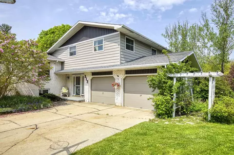 312 Steven Ct, Denmark, WI 54208