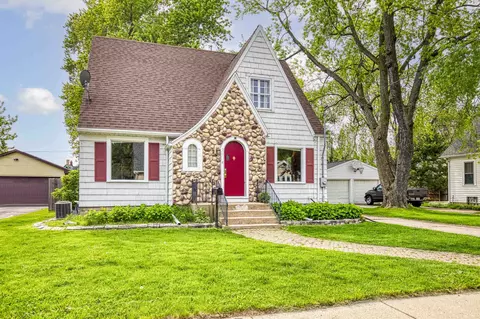 527 Grove St, Neenah, WI 54956