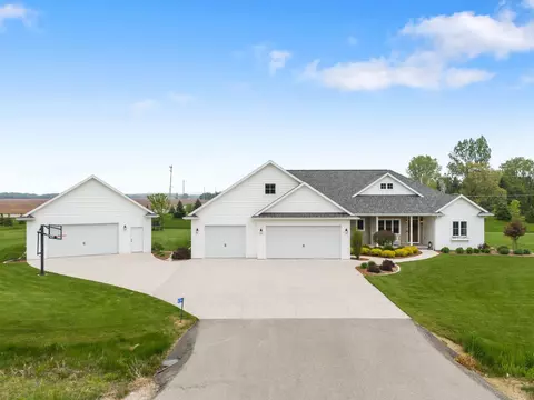 n2344 Meadow Creek Court, Kaukauna, WI 54130