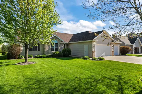 1319 Winter Wheat Dr, Neenah, WI 54956