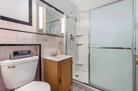Bath - 1904 N Clark St, Appleton, WI 54911 photo 2 of 2