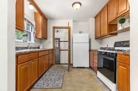 Kitchen - 1904 N Clark St, Appleton, WI 54911 photo 3 of 4